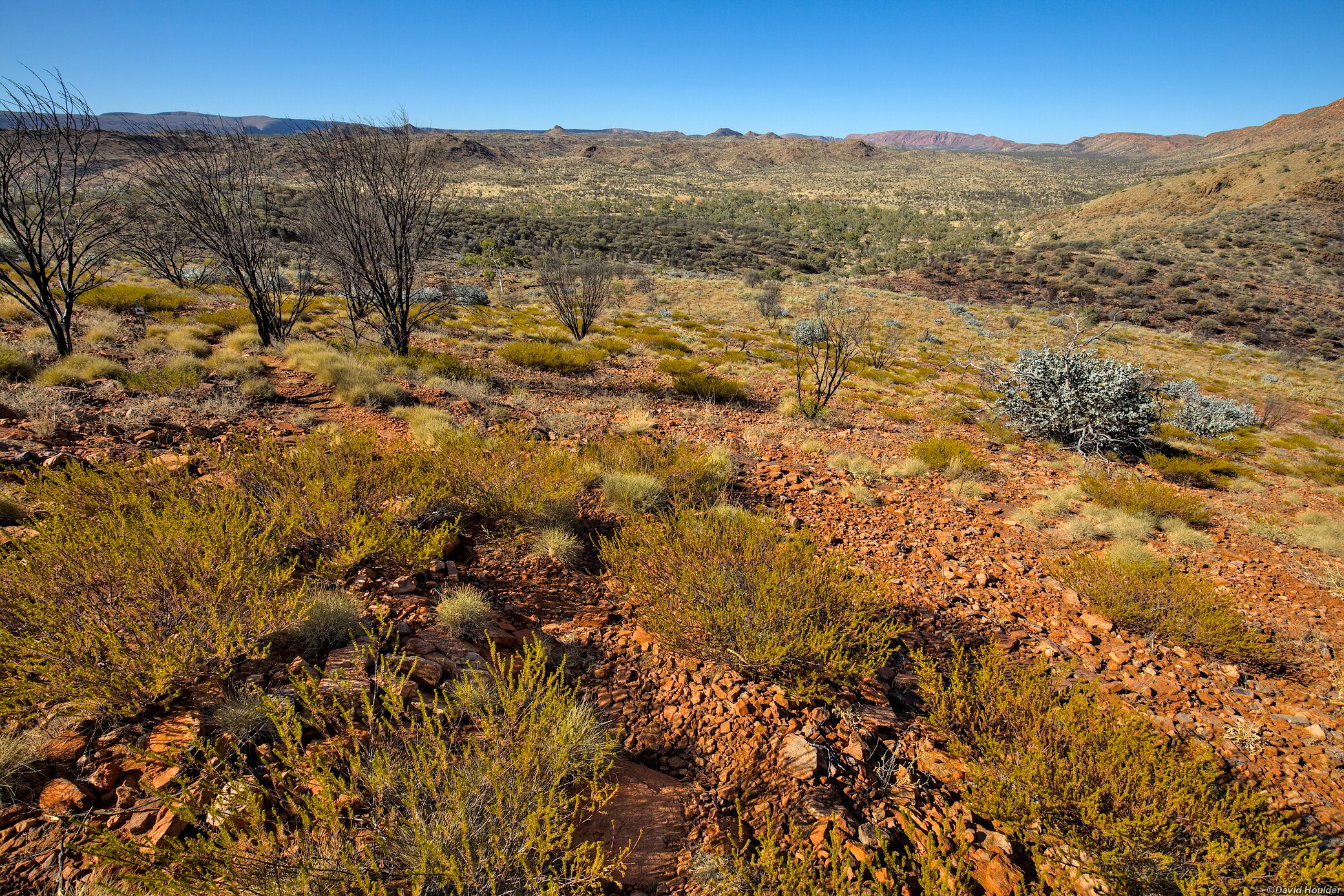 Descending to Trephina Gorge