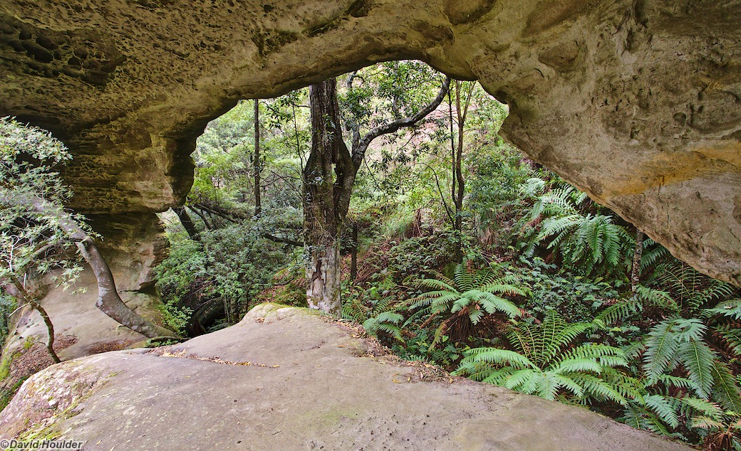 Natural arch in Monolith Valley